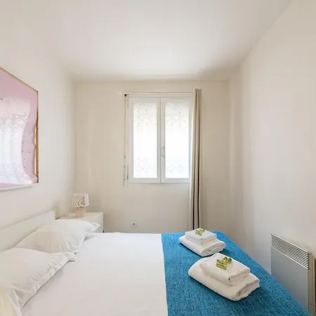 1 Bedroom Ideally Located Only 1 Minute To The Metro In Montmartre Neighbourhood Appartamento *