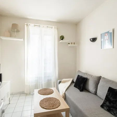 1 Bedroom Ideally Located Only 1 Minute To The Metro In Montmartre Neighbourhood Parigi